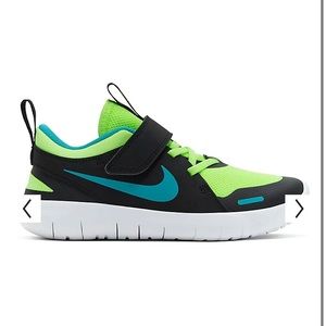 Barely worn. Kids Nike flex tennies